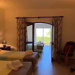 Peaceful With Sea View Close To Vila