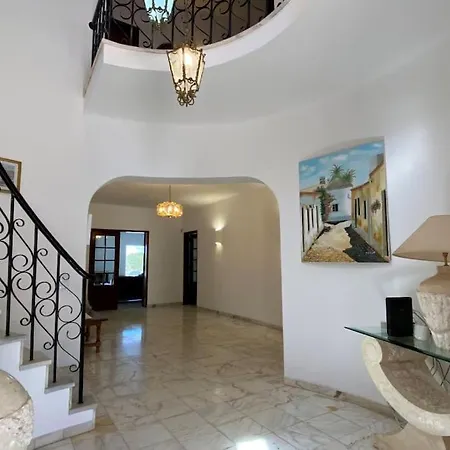 Peaceful With Sea View Close To Villa