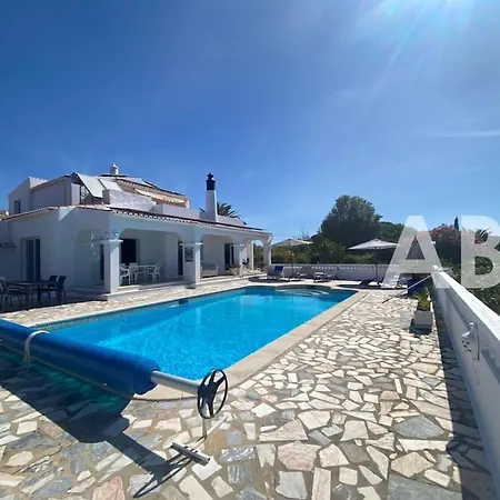 Villa Peaceful With Sea View Close To