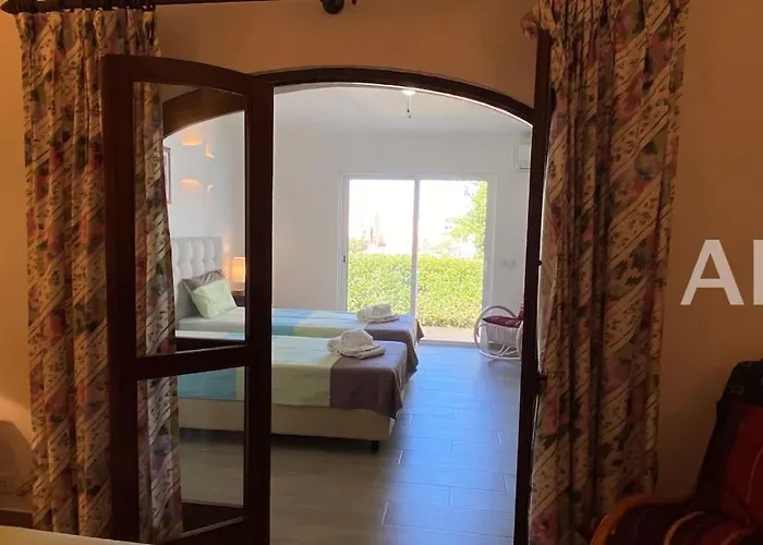 Peaceful With Sea View Close To Villa