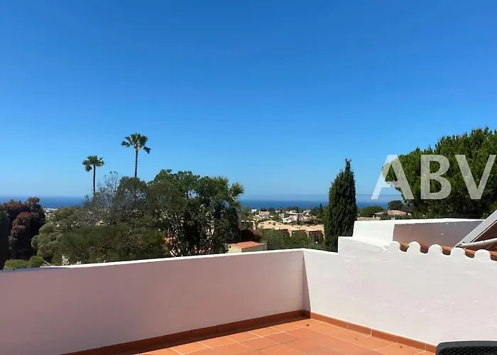 Villa Peaceful With Sea View Close To *