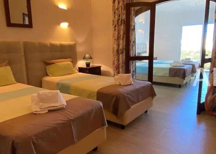 Villa Peaceful With Sea View Close To