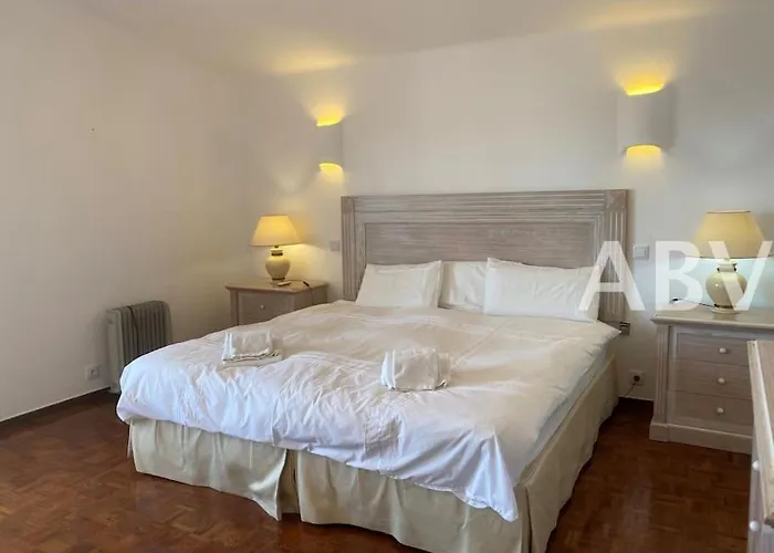 Villa Peaceful With Sea View Close To *