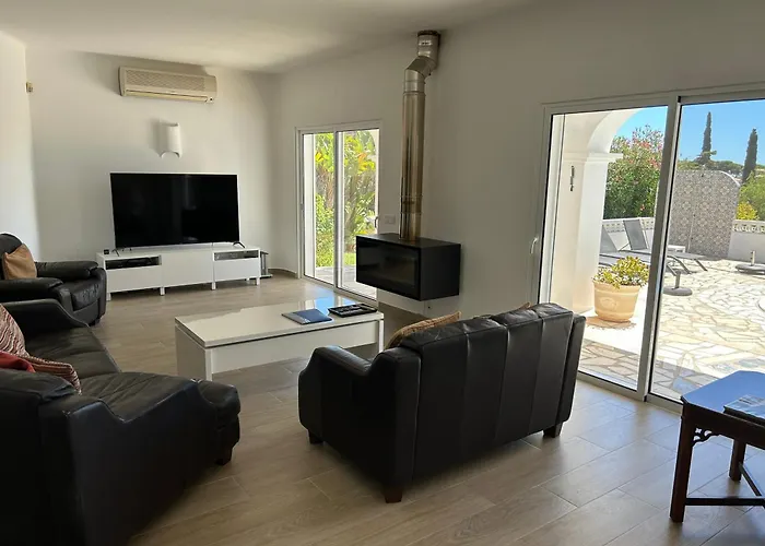Peaceful With Sea View Close To Villa *
