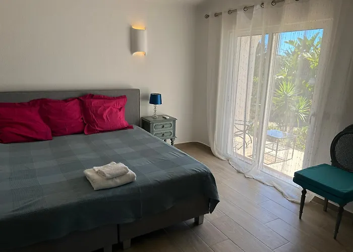 Peaceful With Sea View Close To Villa *