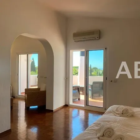 Peaceful With Sea View Close To