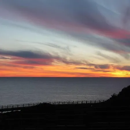 Villa Peaceful With Sea View Close To