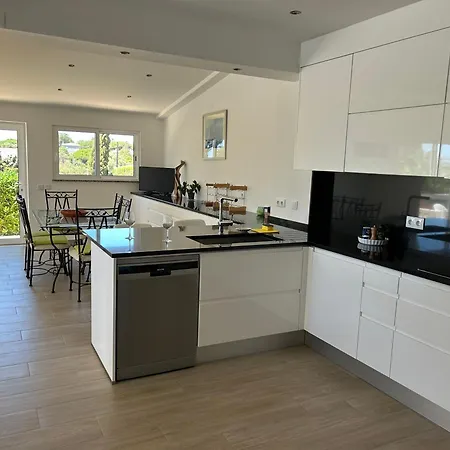 Villa Peaceful With Sea View Close To *